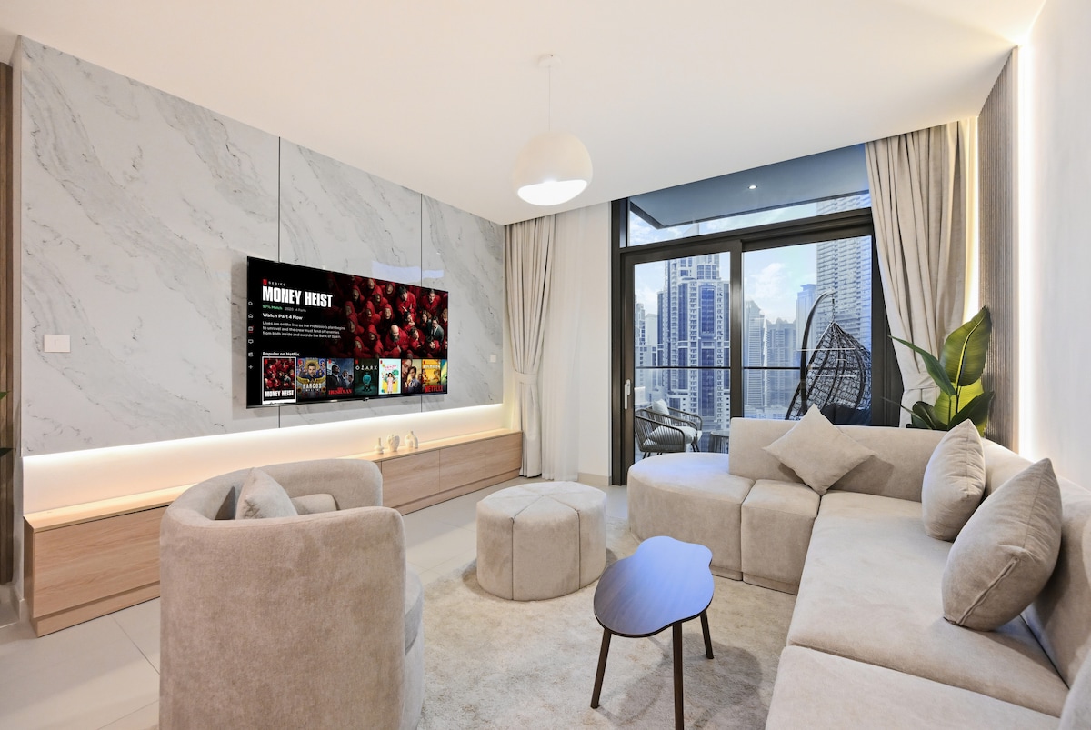 2 Bedroom Apartment with SeaView on the Boulevard