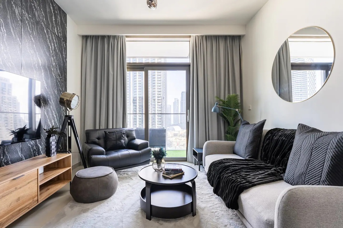 3 Min walk to Dubai Mall &Burj | Luxury Amenities