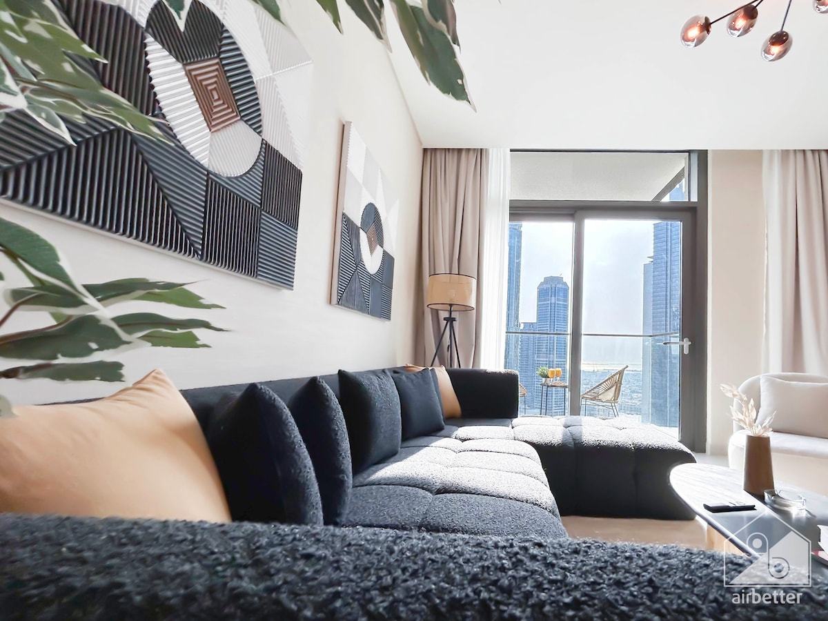 Luxury 2BR with Downtown Views | Burj Crown